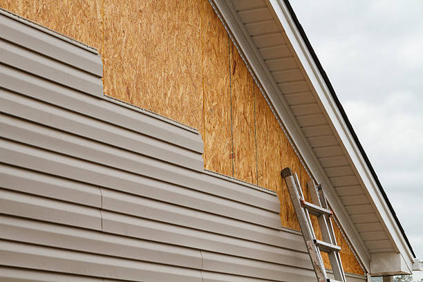 Professional Siding Replacement technician working in Mohrsville, PA